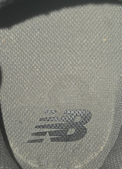 MEN'S NEW BALANCE 1540V3-BK Black/Castlerock RUNNING SHOE SIZE 10 - Picture 2 of 3